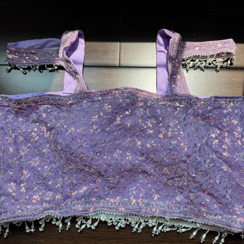 Elegant Purple Saree with Embellished Blouse - Picture 3 of 3